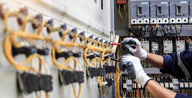 Professional Electrician technician working in Auburn, MI